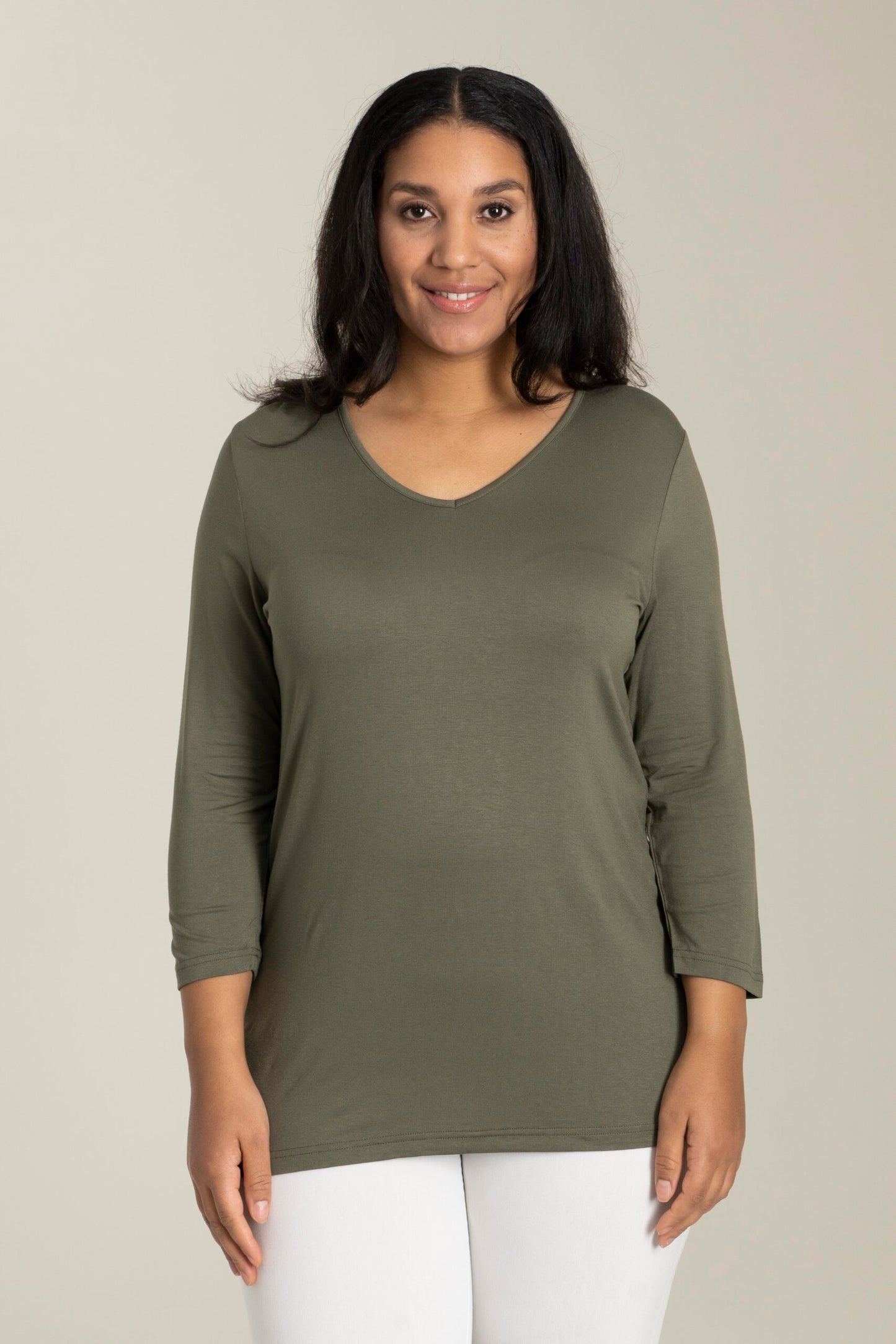 Sandgaard basis bluse, model Amsterdam