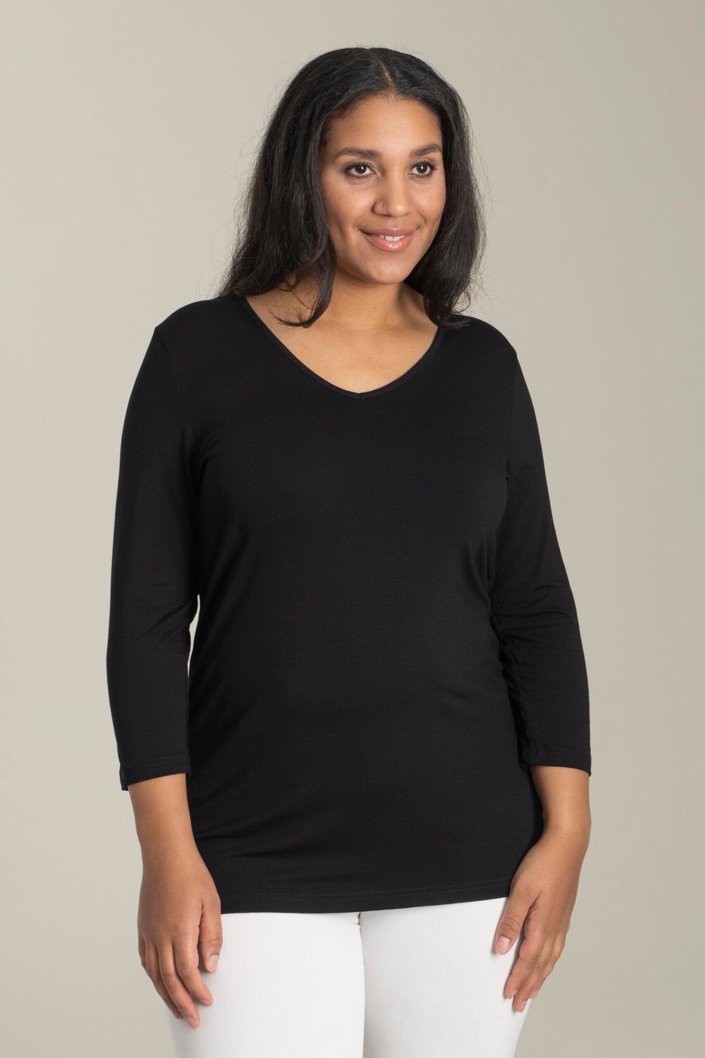 Sandgaard basis bluse, model Amsterdam