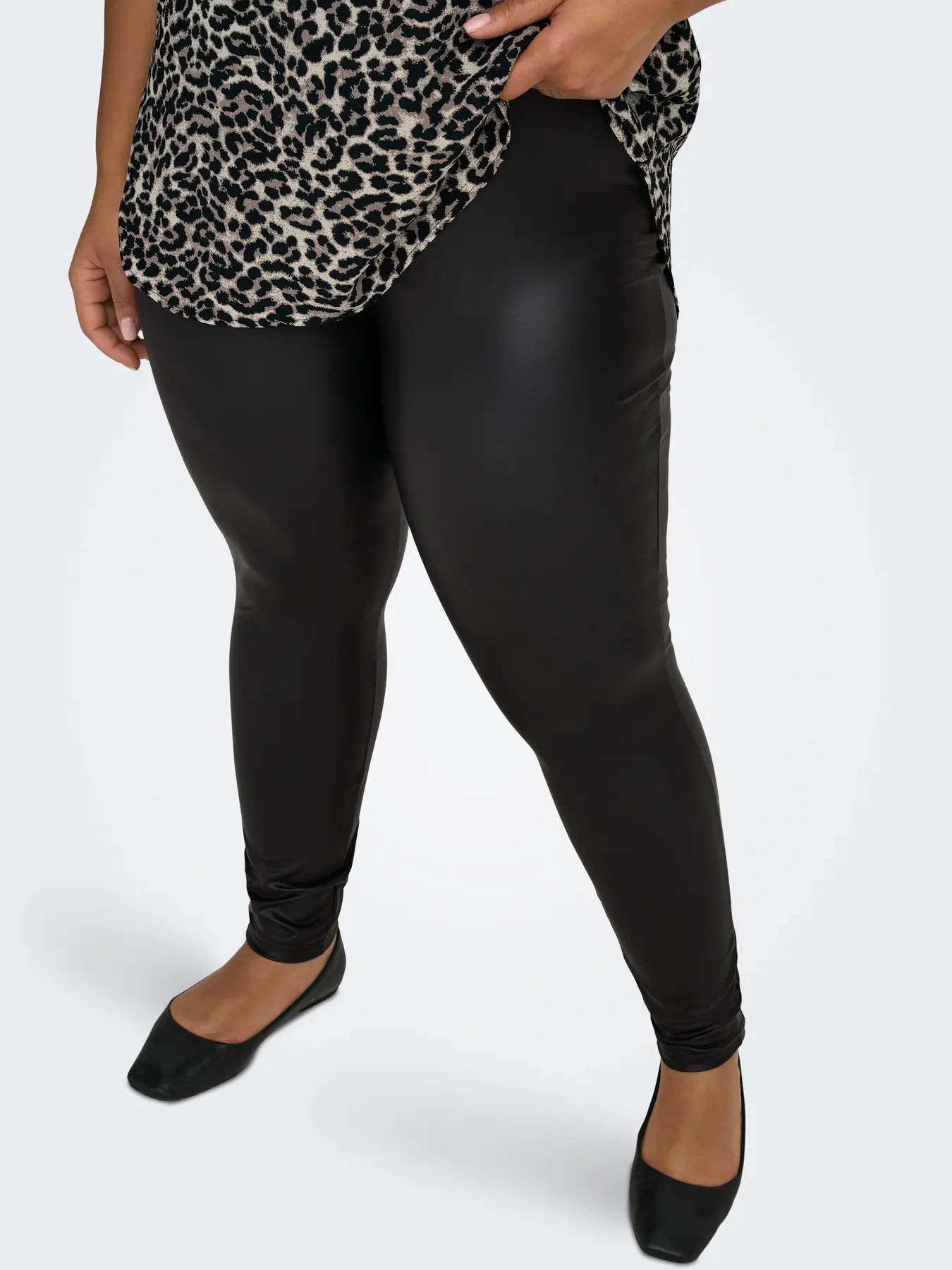 Only Carmakoma CARROOL Coated Leggings - Black