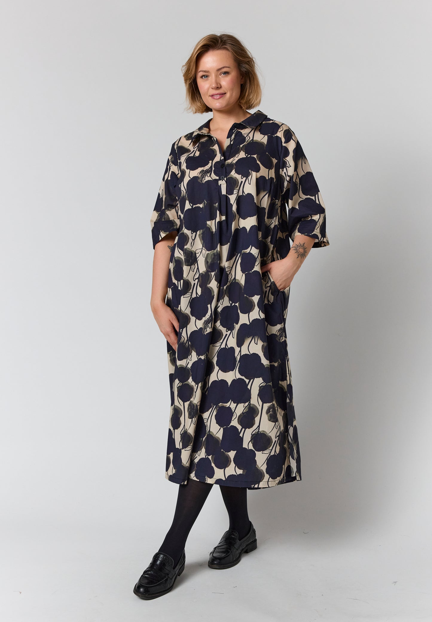 Gozzip GBenna Dress - Sand with black flowers