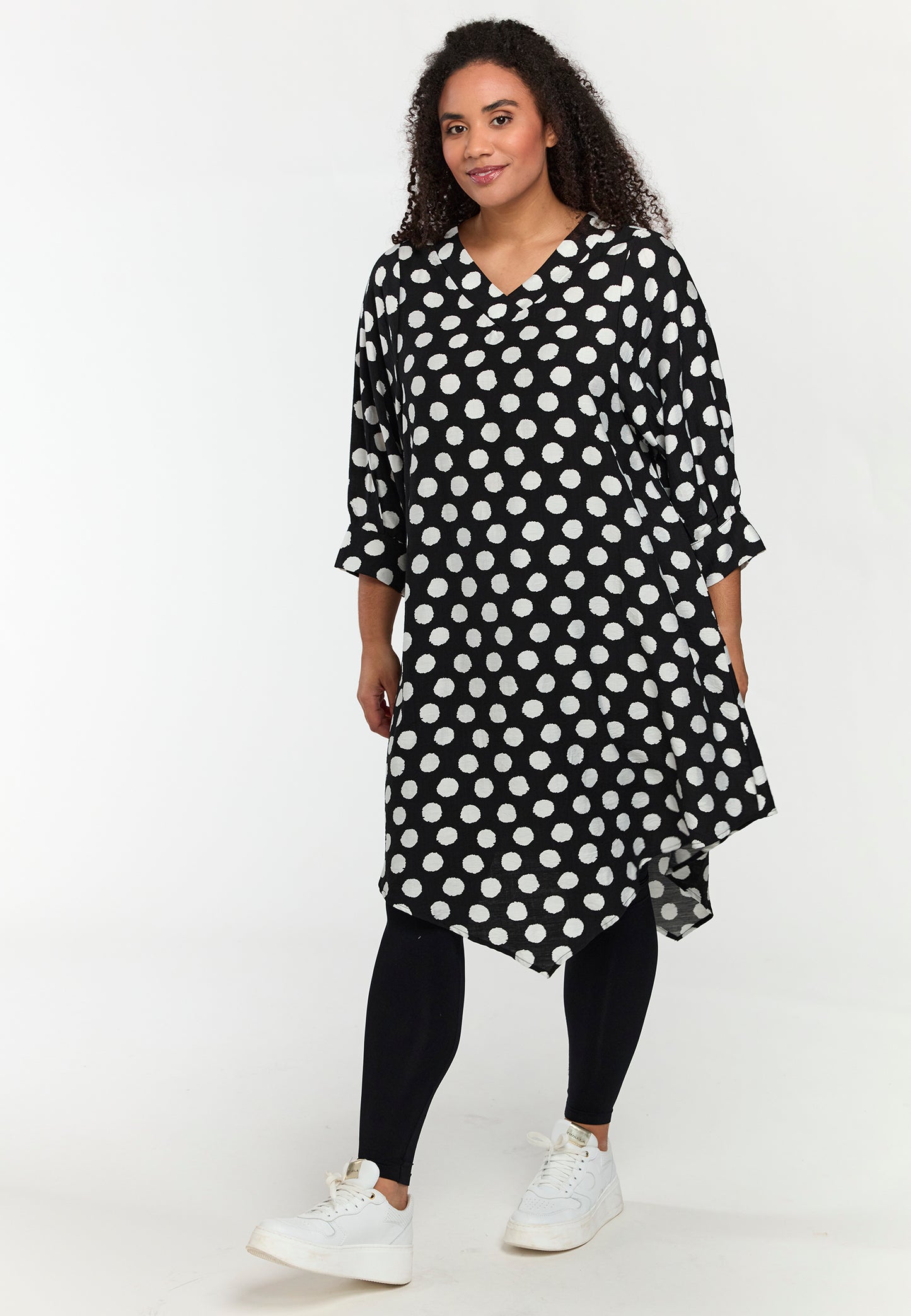 Studio tunika SJuline hvid/sort kombi