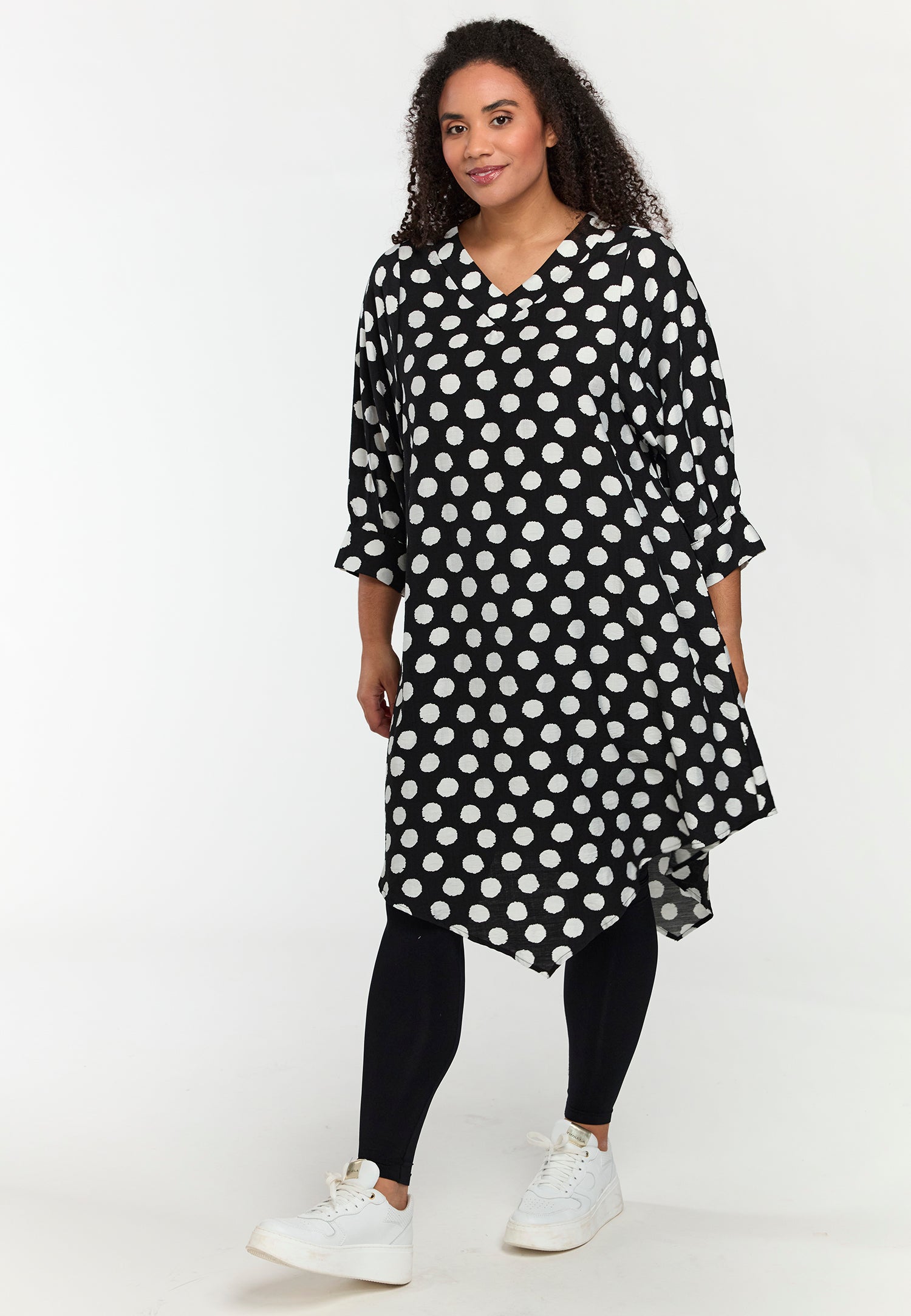 Studio tunika SJuline hvid/sort kombi