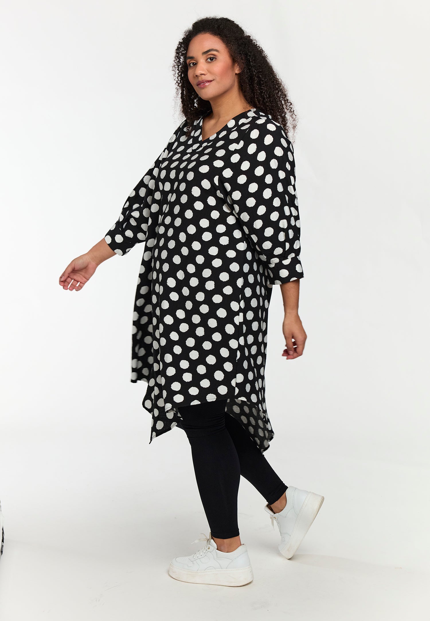 Studio tunika SJuline hvid/sort kombi