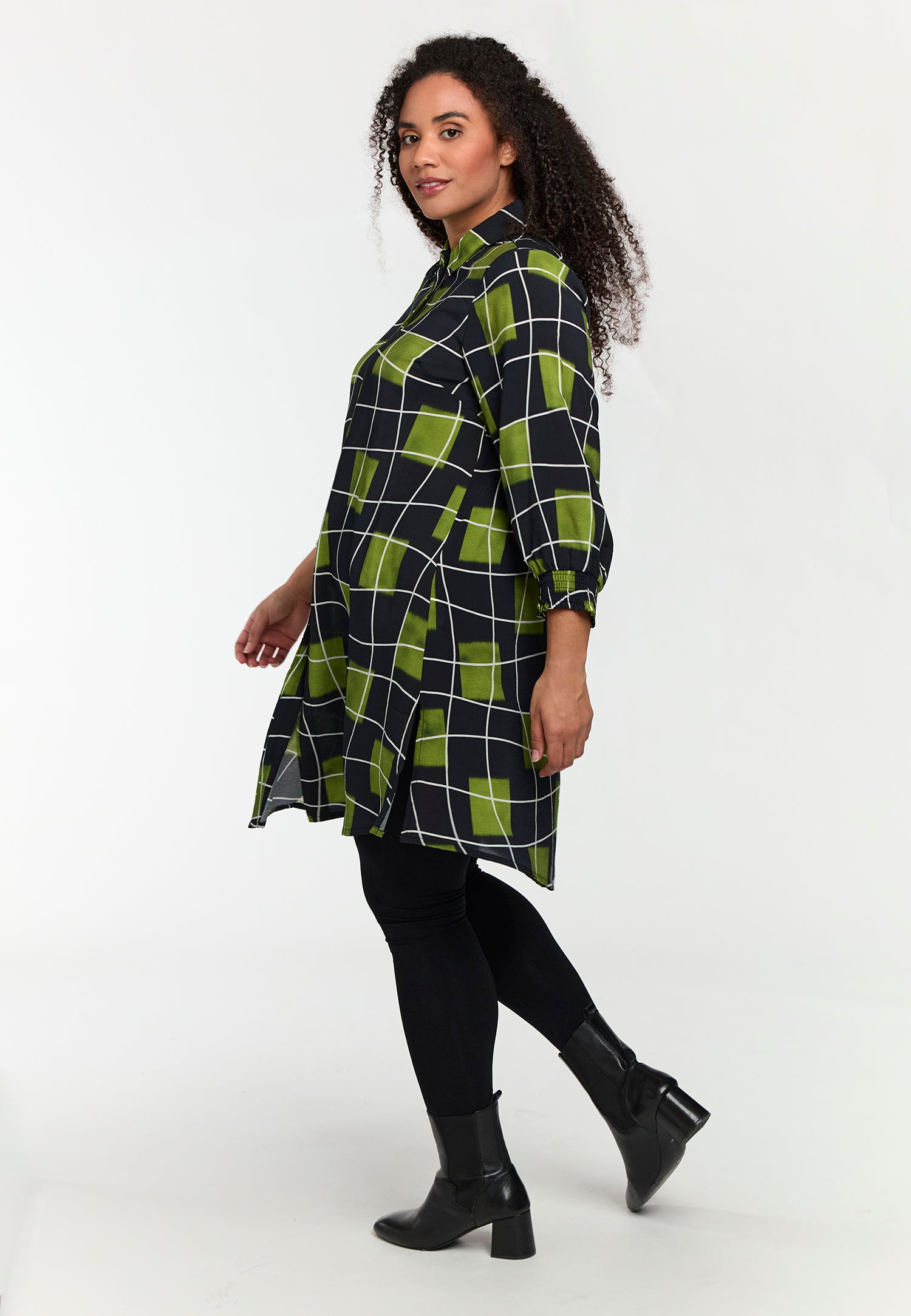 Studio skjorte SEmilie sort/grøn kombi