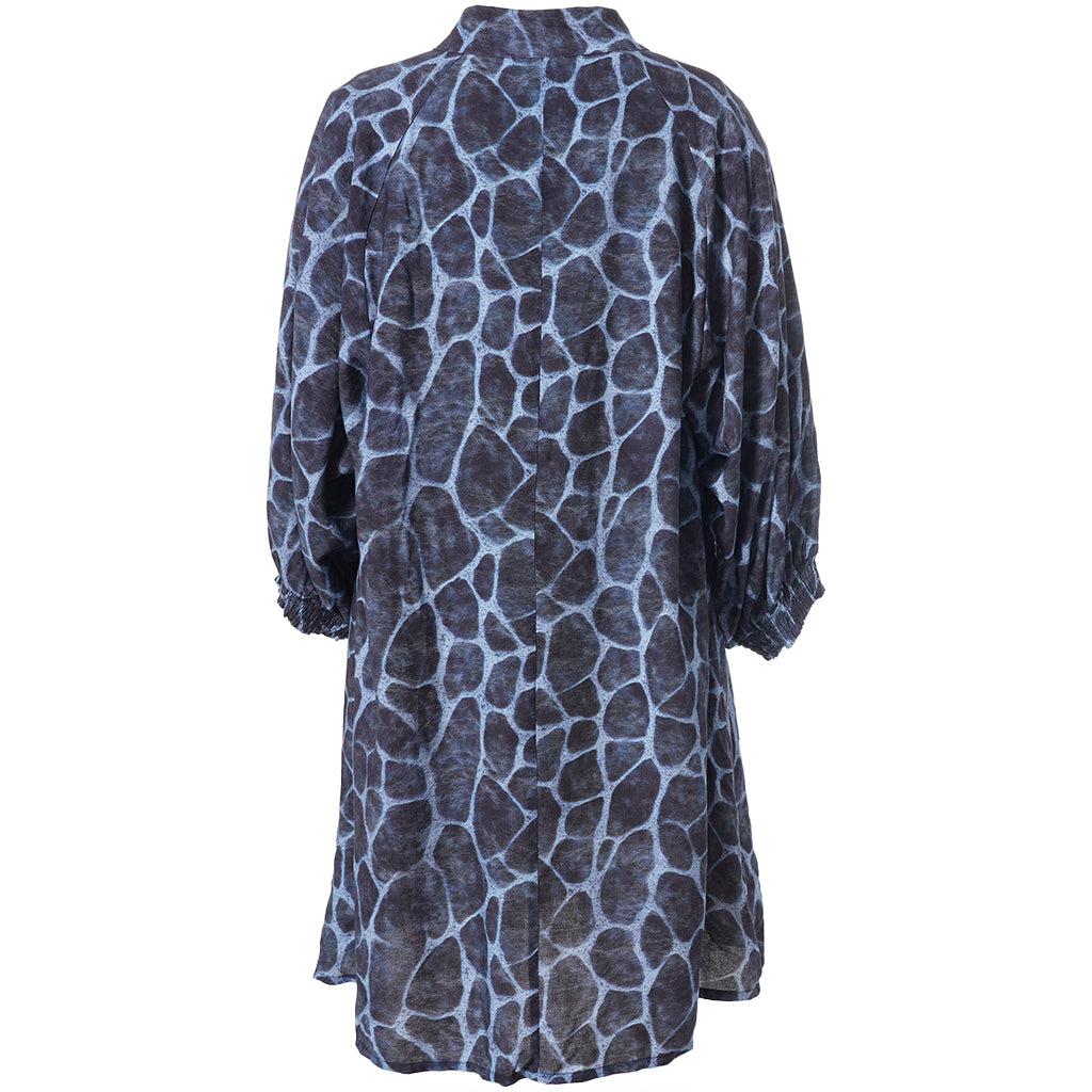 studio kjole SAya blå giraf print
