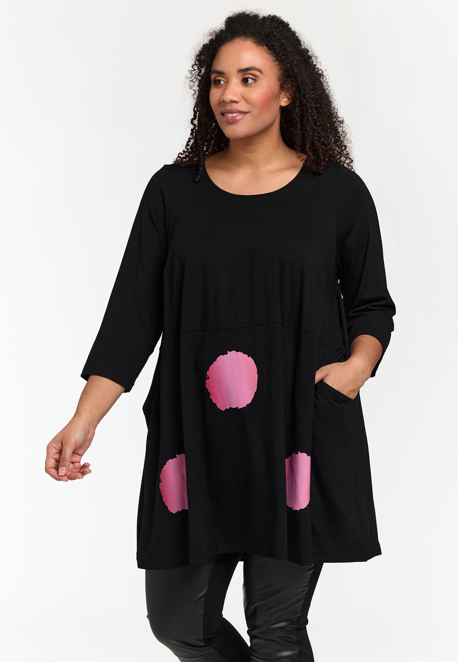 Studio tunika SRonja sort med pink print