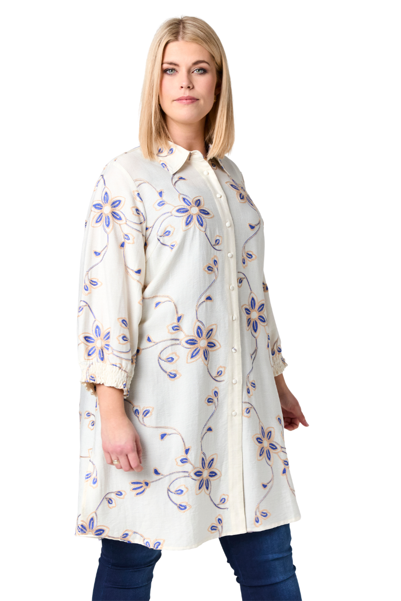Studio SEmilie Shirt - Sand with blue embroidery