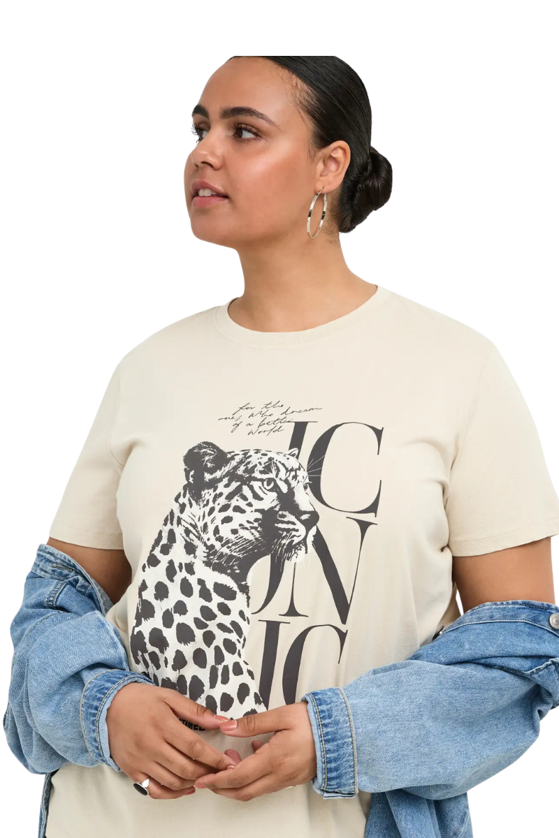 Only Carmakoma t-shirt carroxy s/s REG o neck tee sand kombi